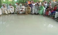 20 ఏళ్ల లాలూ 'పవర్ సెంటర్' 10 సర్క్యులర్ రోడ్ ఖాళీ.. కేసీఆర్, జగన్‌ల తరహాలోనే ఆర్జేడీ క్యాడర్‌ను ఆ 'సెంటిమెంట్' దెబ్బ కొట్టిందా?